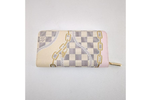 長財布のルイ・ ヴィトン（LOUIS VUITTON）