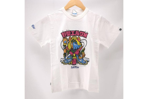 ファッションのTシャツ
