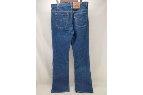 ジーンズのリーバイス（LEVIS）