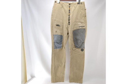 ファッションのパンツ