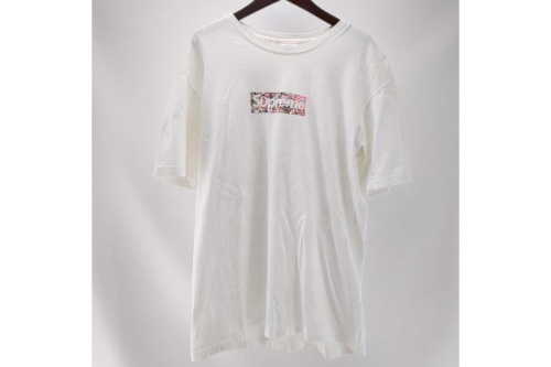ファッションのTシャツ