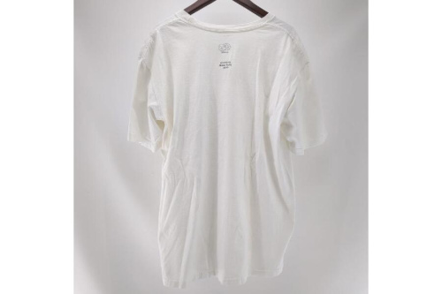 Tシャツのシュプリーム（Supreme）