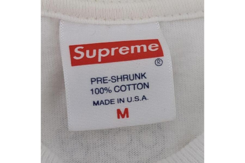シュプリーム（Supreme）の半袖Tシャツ