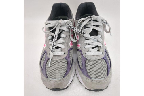 スニーカーのニューバランス（New Balance）