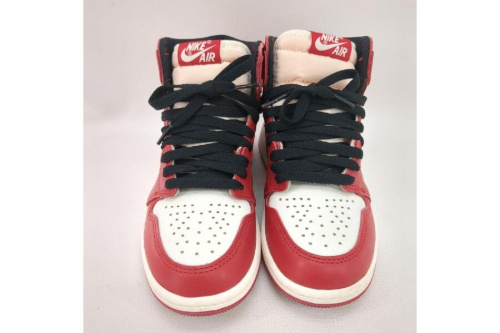 スニーカーのナイキ（NIKE）