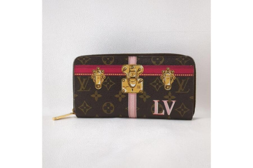 長財布のルイ・ ヴィトン（LOUIS VUITTON）