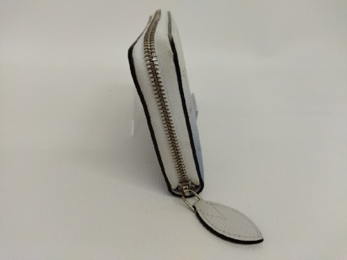 マヒナの長財布