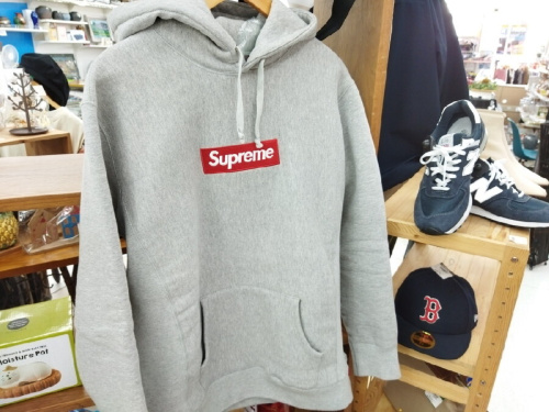 ファッションのシュプリーム
