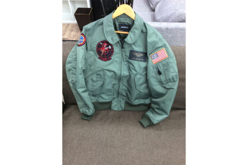 ジャケットのフライト