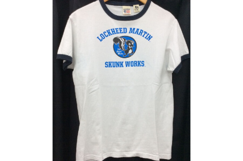 ファッションのTシャツ