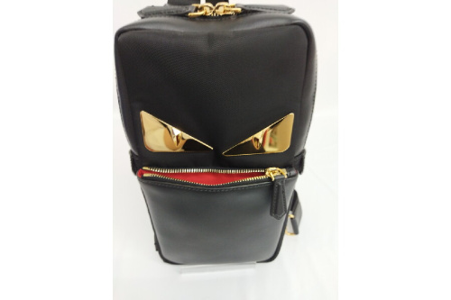 FENDIのボディバッグ