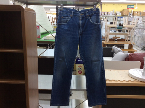 ファッションのジーンズ