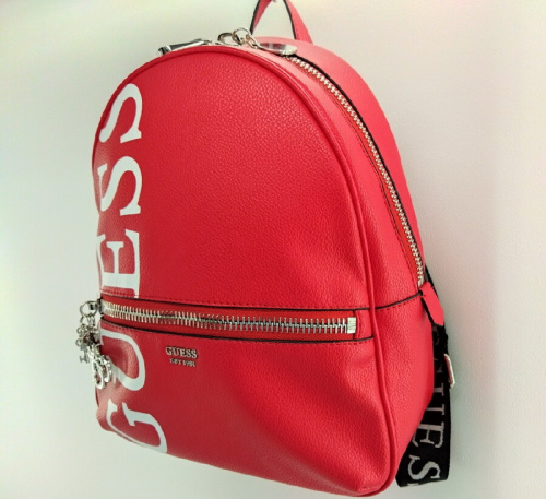 ブランドバッグ・財布のGUESS（ゲス）