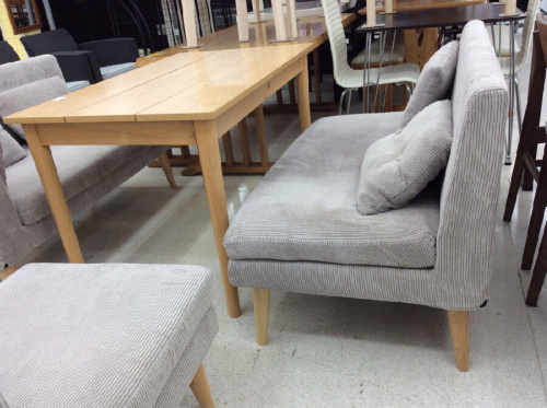 ダイニングテーブルの北欧デザイン