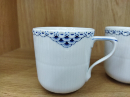 食器のマグカップ