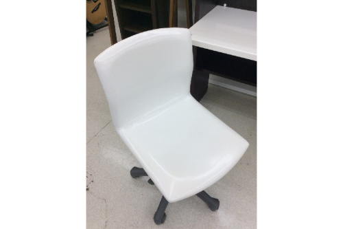 中古家具のデスク