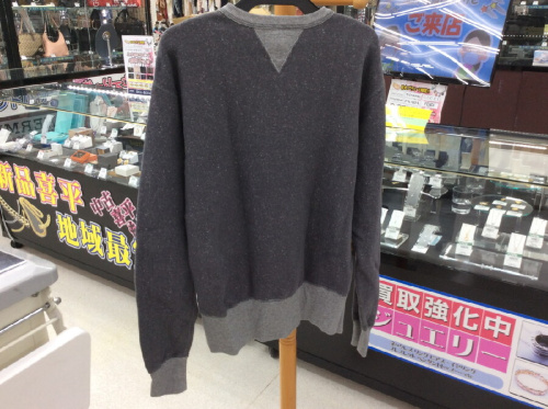 トップスのトレーナー