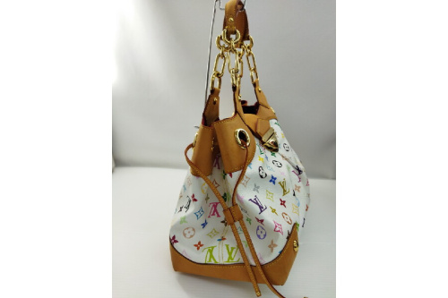 マルチカラーのハンドバッグ