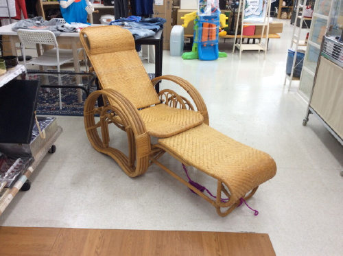 籐家具のリクライニングチェア