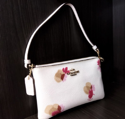 ブランドバッグ・財布のCOACH
