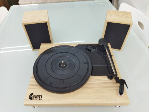 楽器・ホビーのレコードプレーヤー