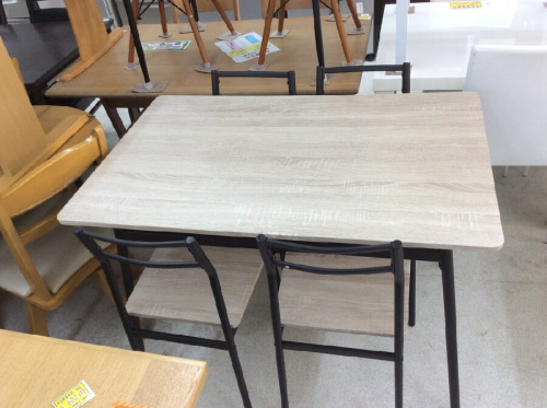 家具・家電のダイニングテーブル