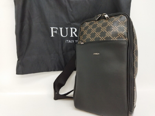 ブランドバッグ・財布のFURLA