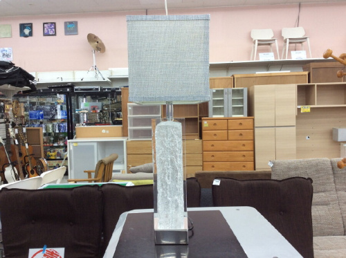 照明のテーブルライト