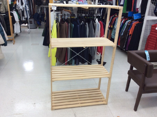 中古家具のウッドシェルフ