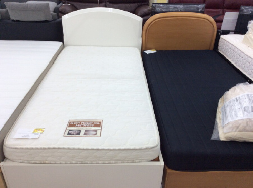 ベッドのセミダブル