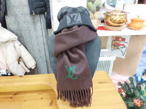 ファッションのマフラー