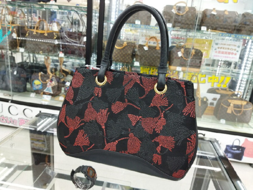 ブランドバッグ・財布の印傳屋