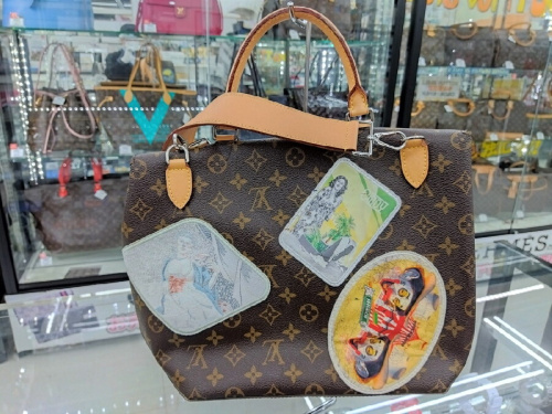 メッセンジャーのシンディーシャーマン