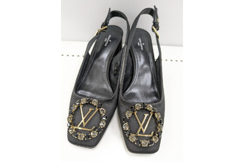 LOUISVUITTON（ルイ・ヴィトン）のパンプス