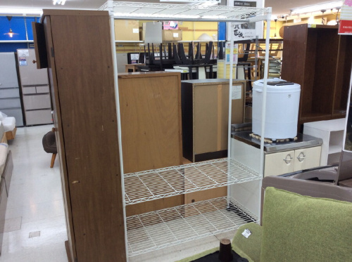 中古家具のメタルラック