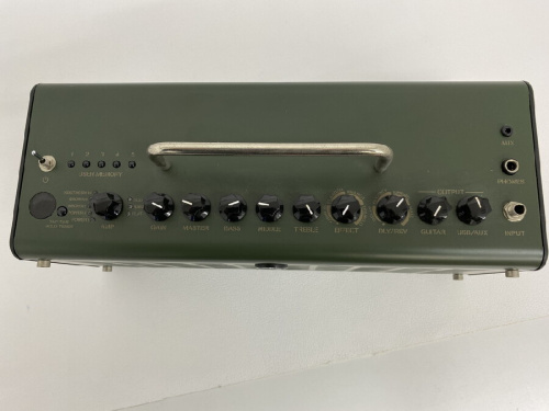 中古楽器のアンプ