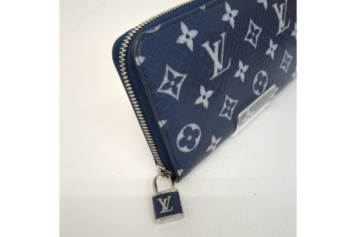 LOUISVUITTONの長財布