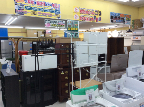 中古家具のシングルベッド