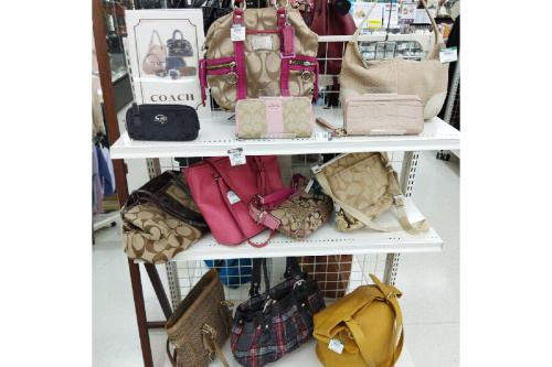 ブランドバッグ・財布のCOACH