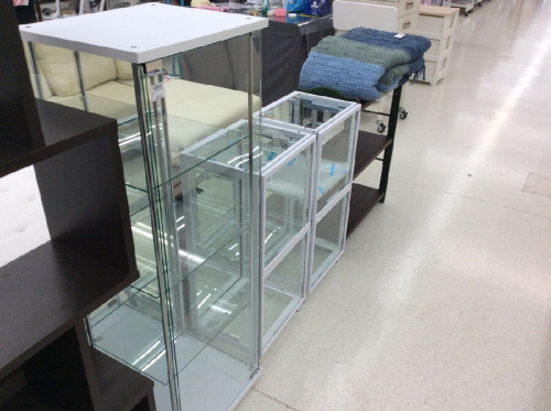 ディスプレイの収納家具