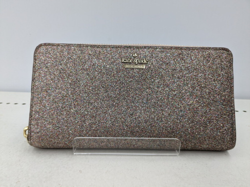 長財布のケイト・スペード（kate spade）
