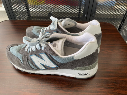 スニーカーのニューバランス（New Balance）
