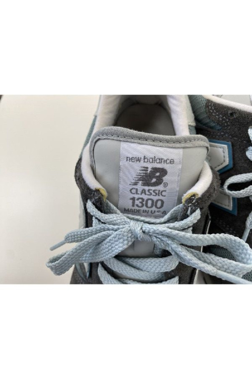 ニューバランス（New Balance）の1300