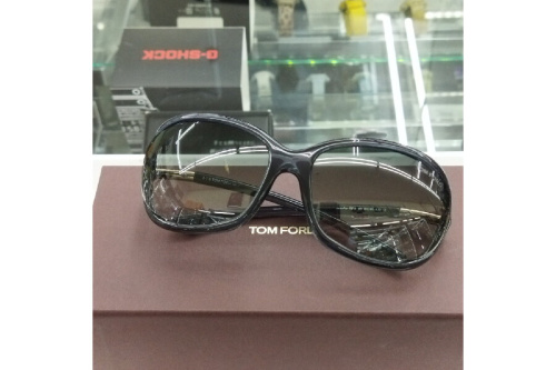 ファッション小物のサングラス