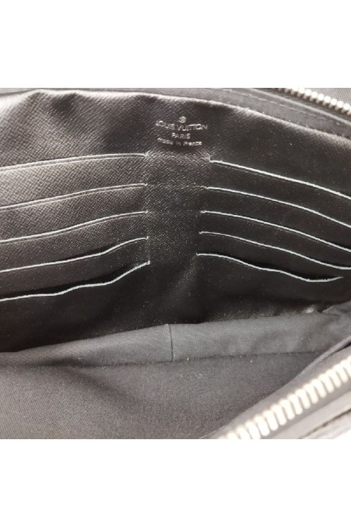セカンドバッグのルイ・ ヴィトン（LOUIS VUITTON）