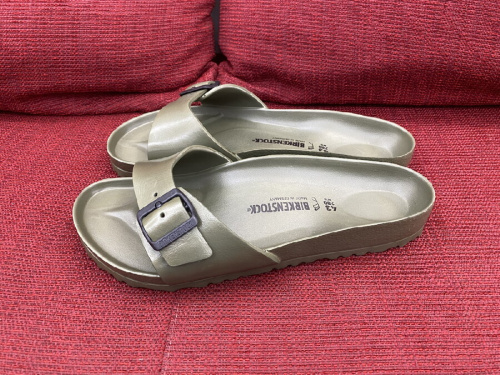 サンダルのビルケンシュトック（BIRKENSTOCK）
