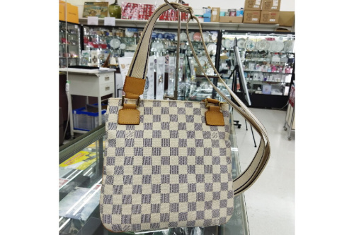 ショルダーバッグのルイ・ ヴィトン（LOUIS VUITTON）