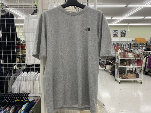 ファッションのTシャツ