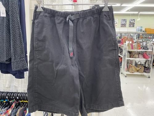 ファッションのショートパンツ