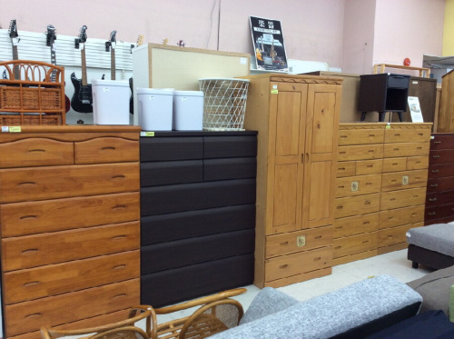 ダイニングセットのチェスト